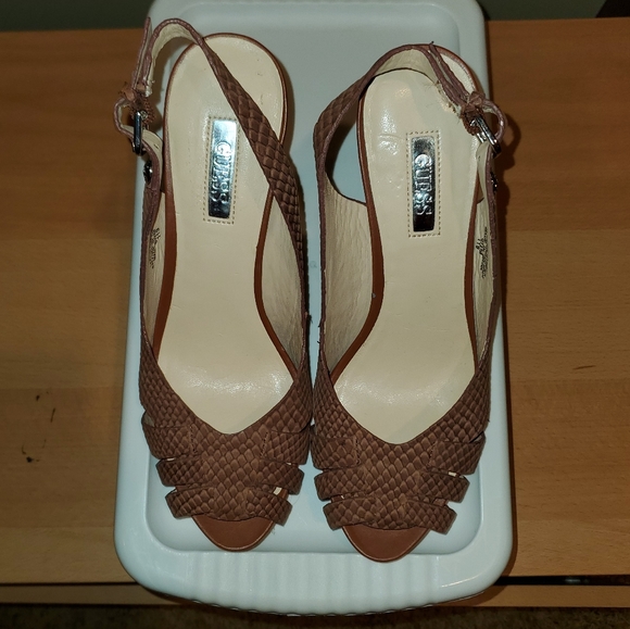 Guess Peeptoe Pumps - Picture 4 of 10